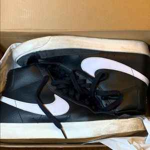 Nike blazers size 8,5